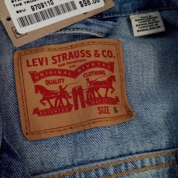 Levi's The Trucker Jacket Stonewash Denim Regular Fit Men's Size Small NWT - Picture 13 of 17